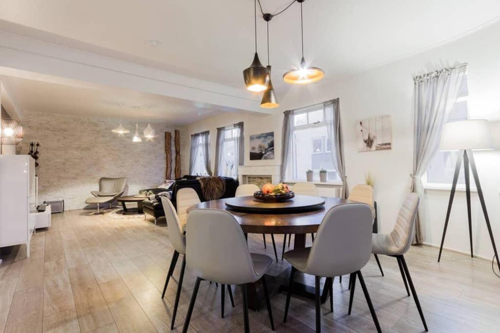 אקורירי Superb Central Location, No Car Needed - Spacious מראה חיצוני תמונה