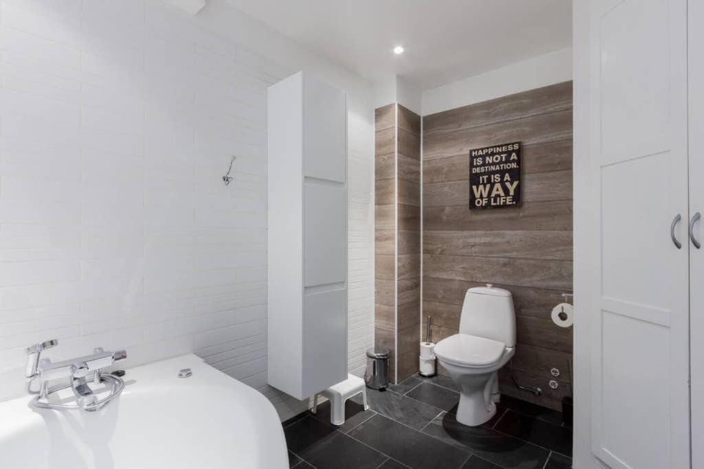 אקורירי Superb Central Location, No Car Needed - Spacious מראה חיצוני תמונה