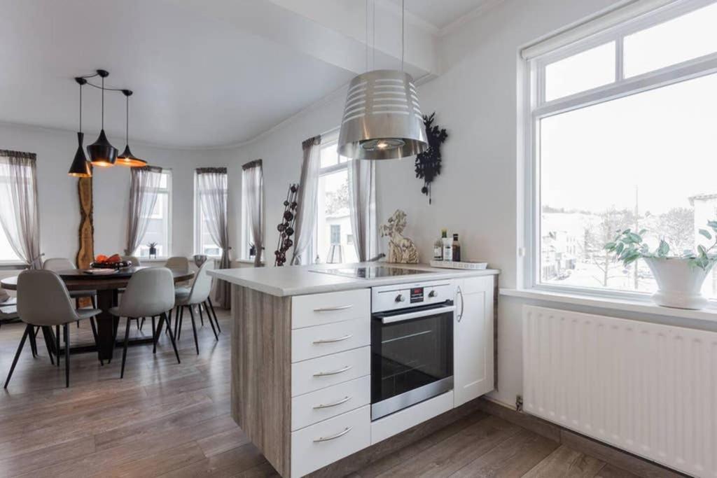 אקורירי Superb Central Location, No Car Needed - Spacious מראה חיצוני תמונה