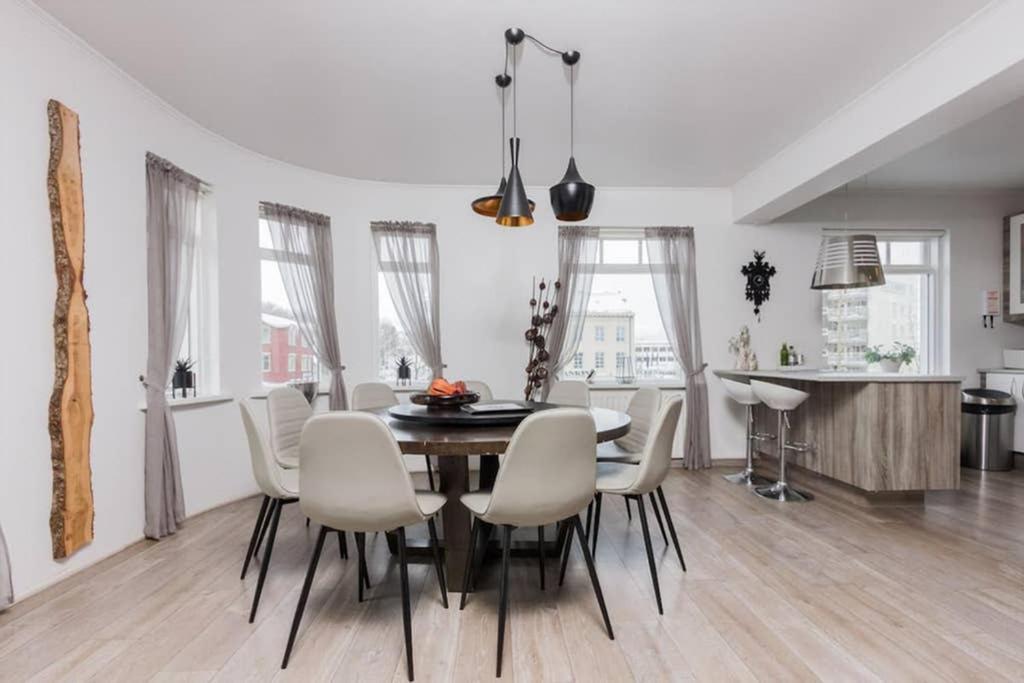 אקורירי Superb Central Location, No Car Needed - Spacious מראה חיצוני תמונה