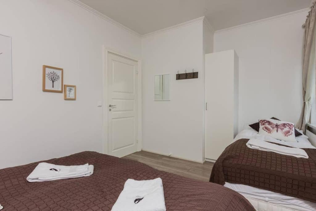 אקורירי Superb Central Location, No Car Needed - Spacious מראה חיצוני תמונה